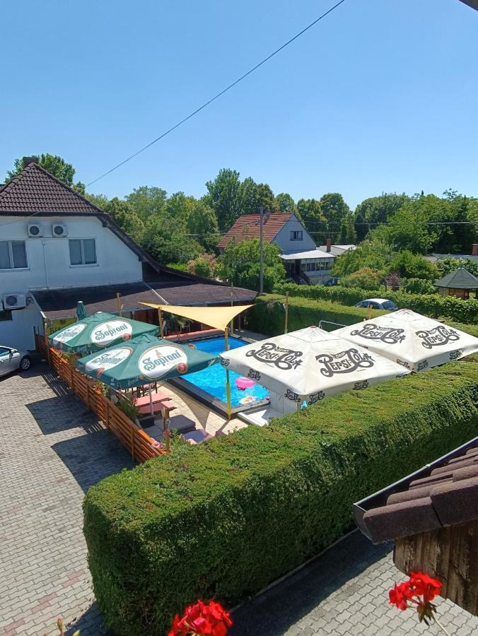 Janika Pension Vonyarcvashegy Exteriér fotografie