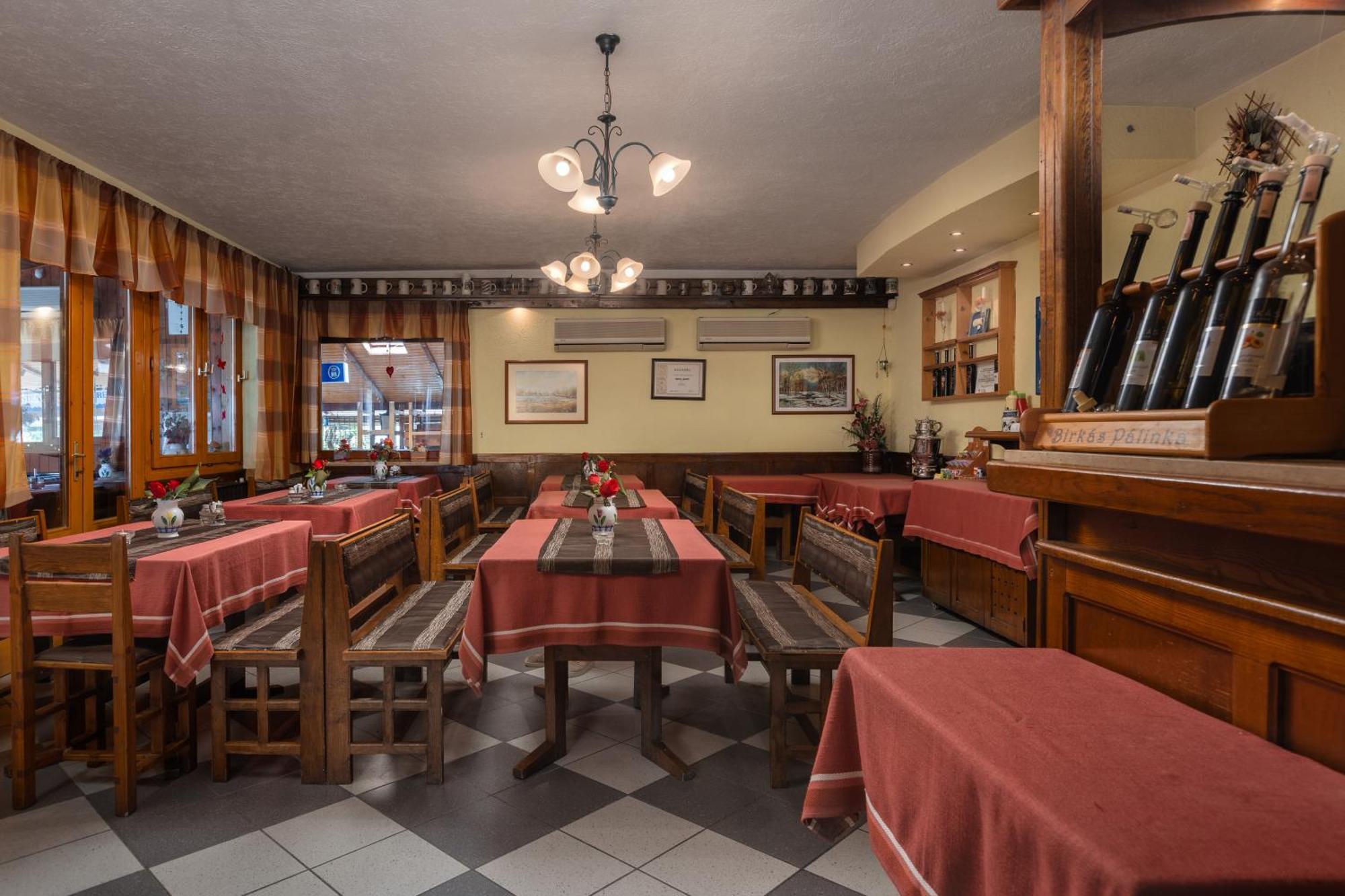 Janika Pension Vonyarcvashegy Exteriér fotografie