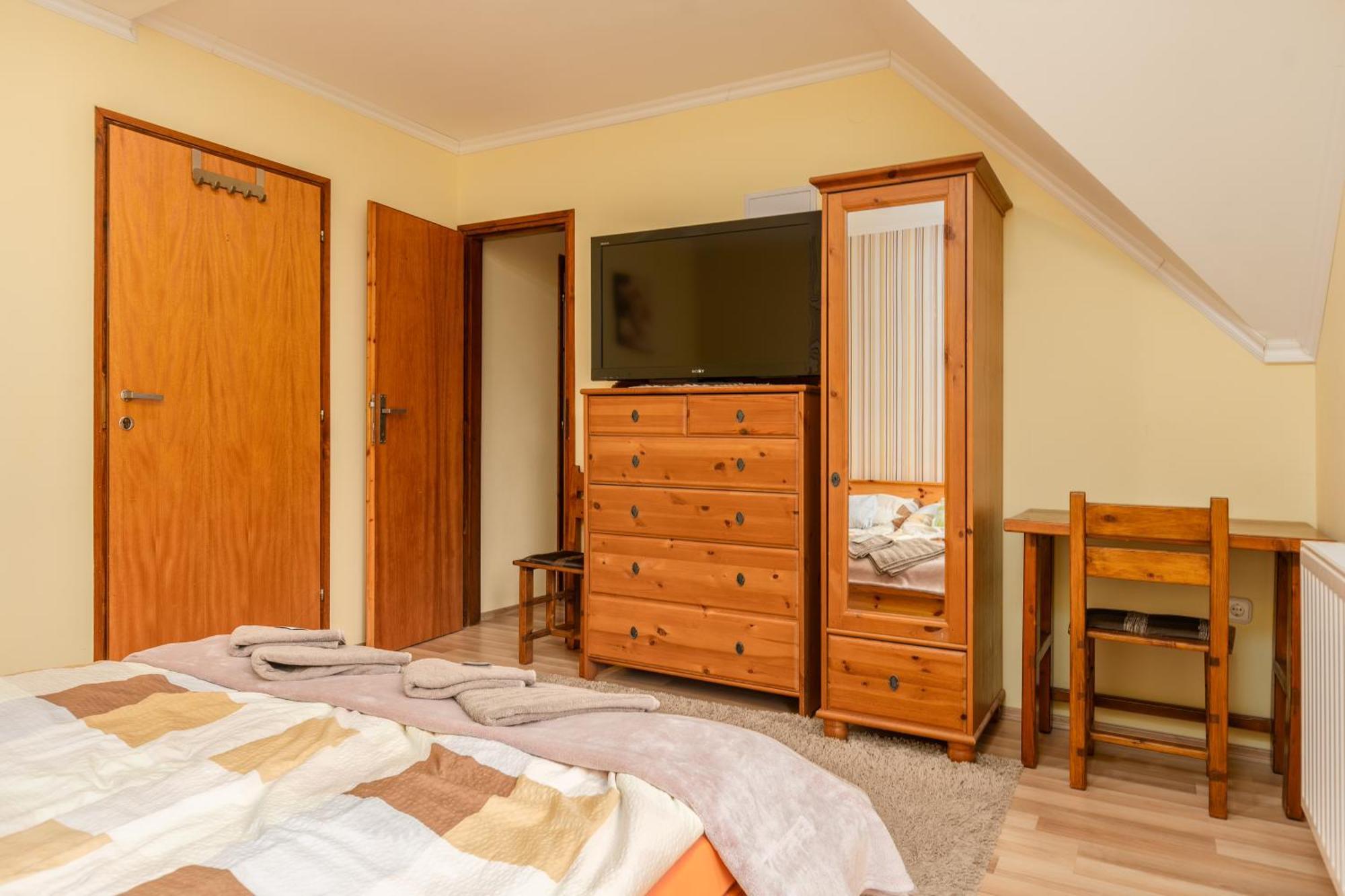 Janika Pension Vonyarcvashegy Exteriér fotografie